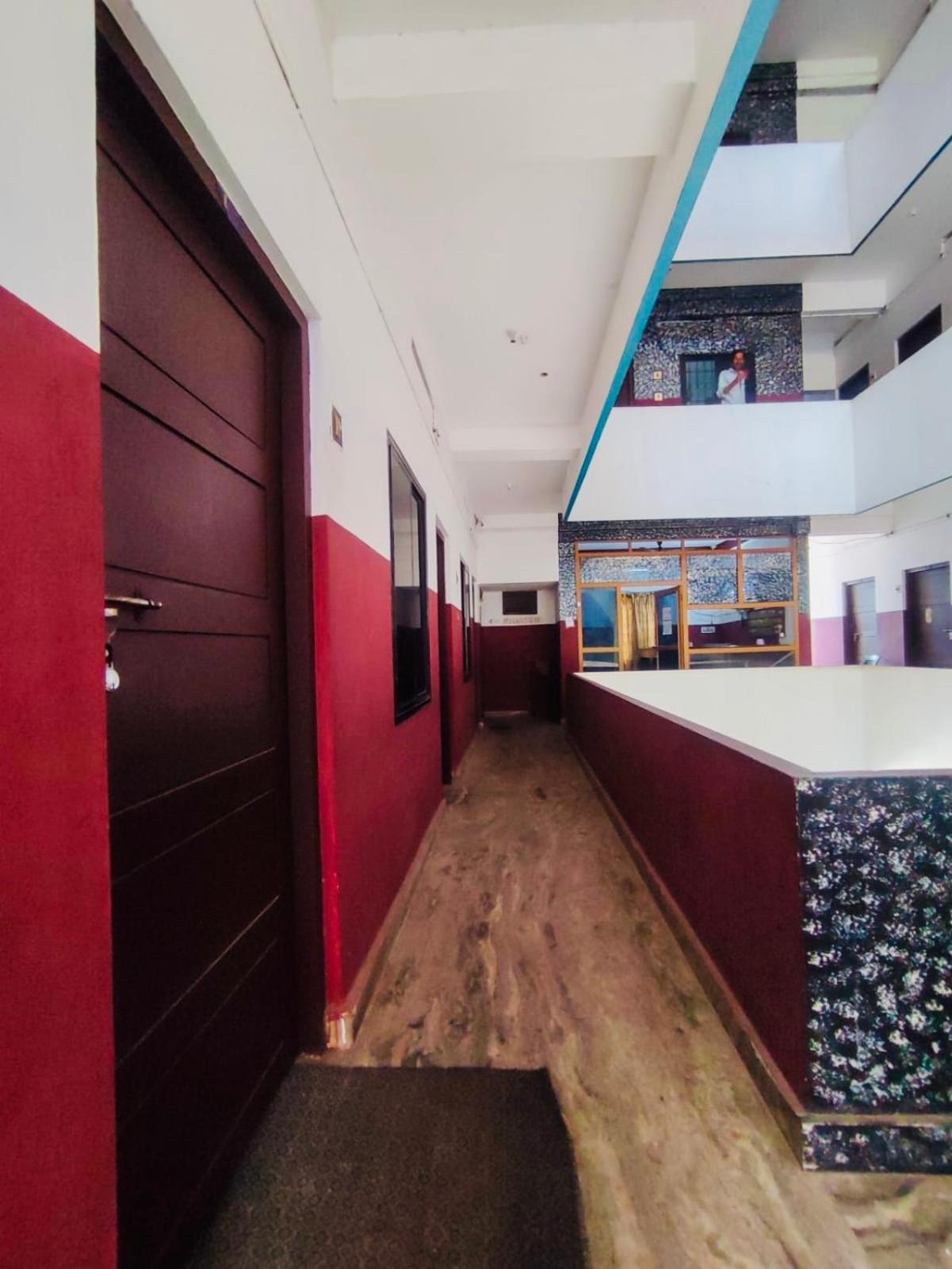 Omega Tourist Home Thrissur Extérieur photo